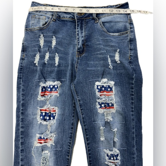 US Flag Patchwork Distressed Jeans Size Medium - Picture 2 of 8